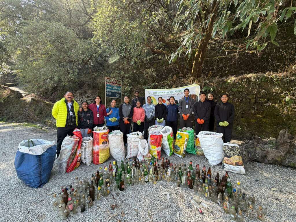 कोर एशेंस लाइफ रूट फाउंडेशन ने चलाया सफाई अभियान