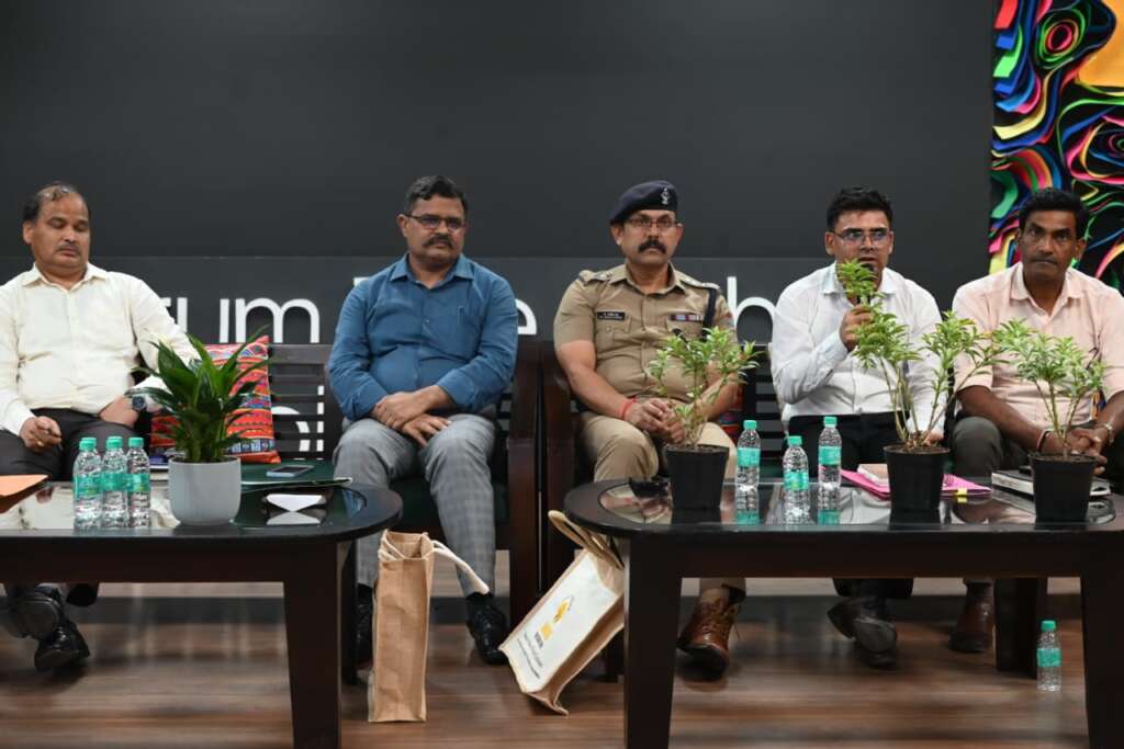 स्कूलों में लगेगी नशा विरोधी विशेष कक्षा, अभिभावकों को भी किया जाएगा जागरूक – अपर जिला अधिकारी विवेक राय