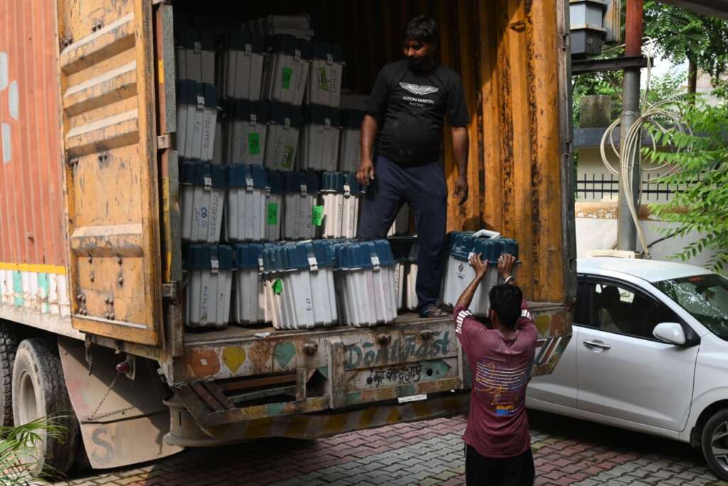 जनपद नैनीताल को विधानसभा सामान्य निर्वाचन–2027 हेतु 1000 कंट्रोल यूनिट एवं 700 वीवीपैट प्राप्त